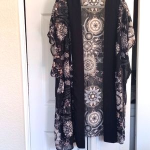 Misia Curvy Floral Kimono ..2X